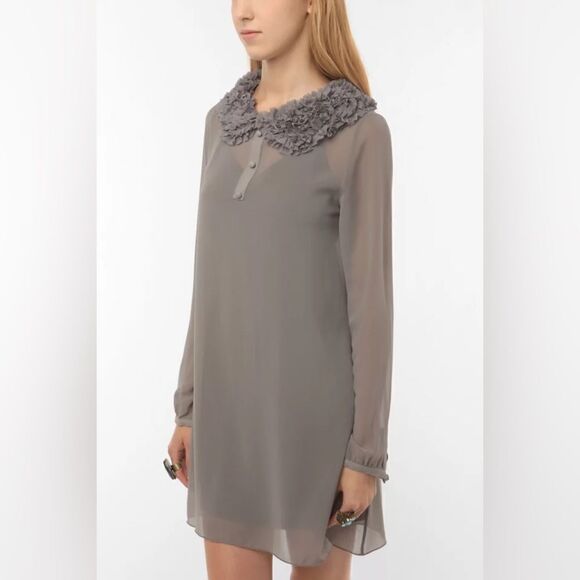 Urban Outfitters Quail Ruffle Trimmed Chiffon Dress NWT - Picture 2 of 13